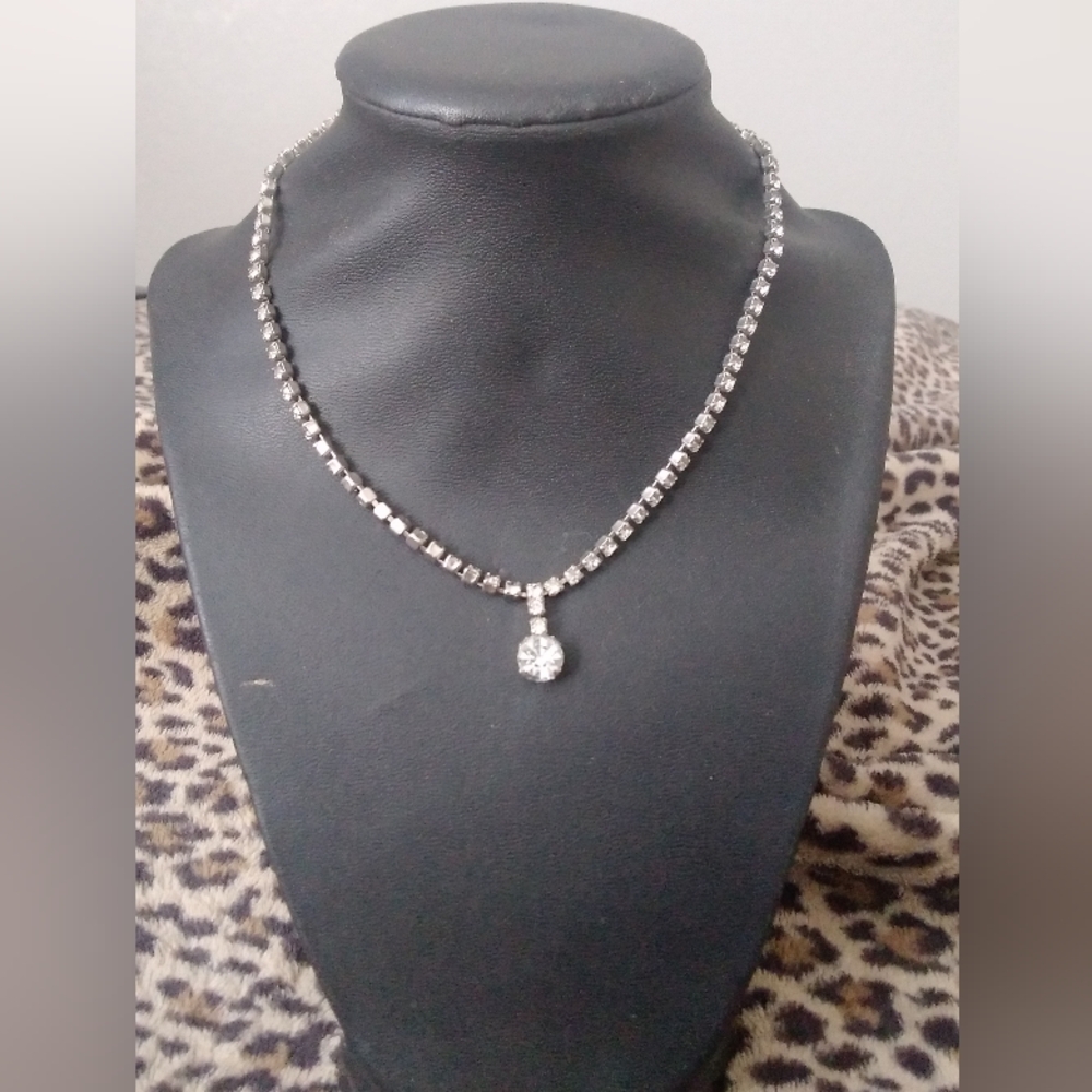 Vintage Silver Necklace with Sparkling Pendant